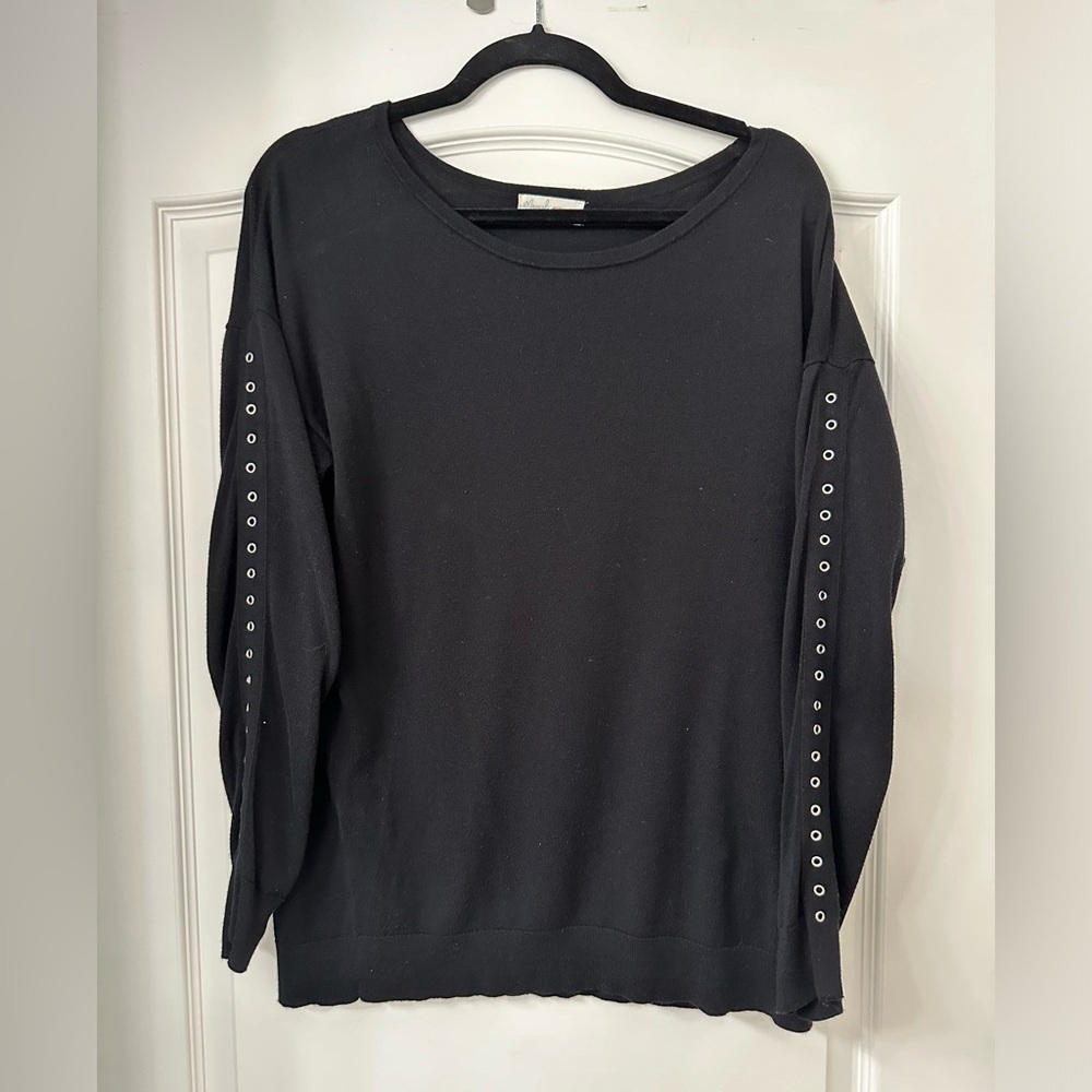 Black sweater top - sz  Large